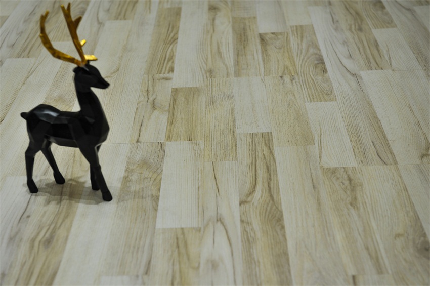 NG电子游戏强化复合地板2810